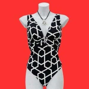 NWT Simon Chang One piece Figure Flattering Black
And White Swimsuit - Size 12US